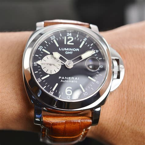 panerai luminor black dial.